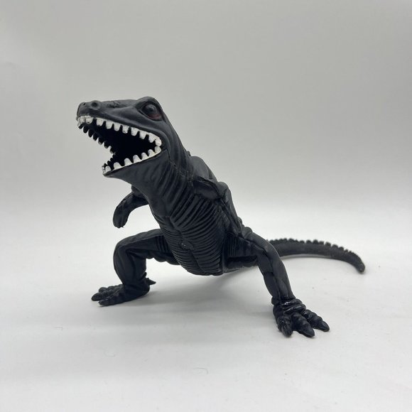 Dinosaur Kaiju 5.5” Chinasaur Black Lizard Plastic Toy Figure Rare Color Plastic - Picture 2 of 7